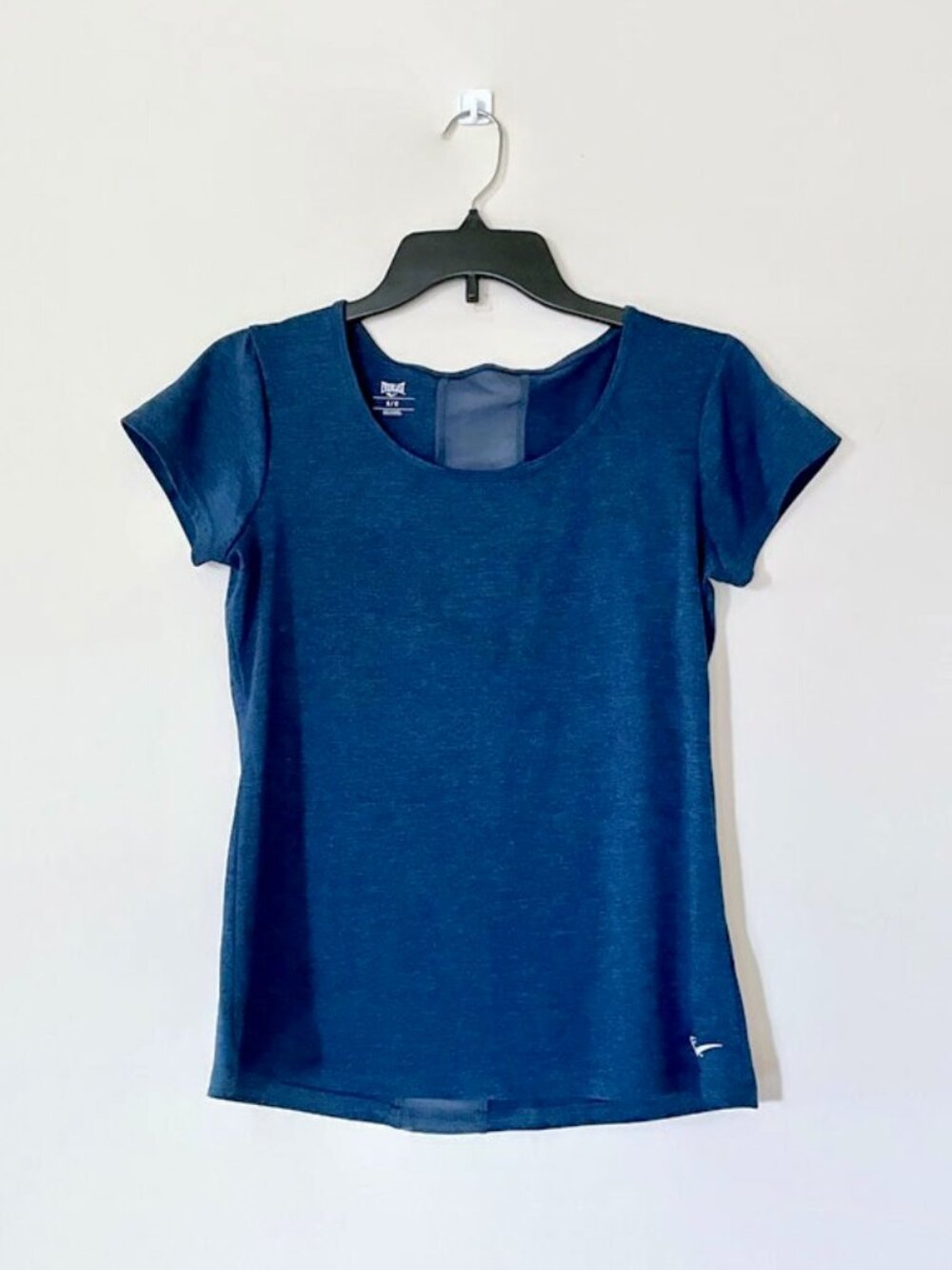 Everlast Short sleeve, crew neck tee with mesh line on the back ✿